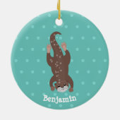 かわいいカワウダイビングティール(緑がかった色)漫画イラストレーション セラミックオーナメント (裏面)