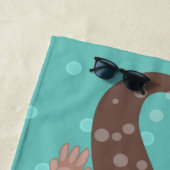 かわいいカワウダイビングティール（緑がかった色）漫画イラストレーション ビーチタオル (インサイチュ)