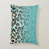 かわいいガーリートレンディーライトブルーフェイクグリッターヒョウ アクセントクッション (裏面(縦))