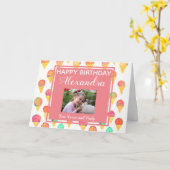 かわいいガーリーピンクの水彩写真ガールの誕生日 カード (黄色い花)