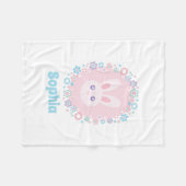 かわいいガーリーピンクバニーラビットフローラモノグラム フリースブランケット (正面(横))