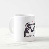 かわいいキスをするペンギンのカップル コーヒーマグカップ (正面左)