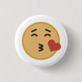 かわいいキス絵文字顔漫画 缶バッジ (正面)