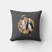 かわいいキッズヴィンテージフォト切り出し クッション (正面)