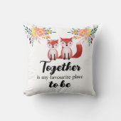 かわいいキツネが一緒に私のお気に入りの場所フローラ クッション (正面)