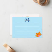 かわいいキャラクターのカニ 青い海のライン入りモノグラム ノートカード (正面/裏面インサイチュ)