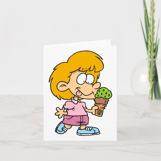 かわいいキャラクターの子供がアイスクリームコーンを食べている カード