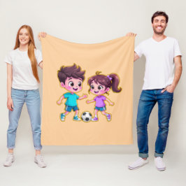 かわいいキャラクターの少年と少女が一緒にサッカーをしている フリースブランケット