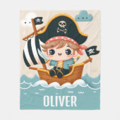 かわいいキャラクターの海賊少年と海賊船 フリースブランケット (正面)