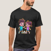 かわいいキャラクターの男の子と女の子が一緒にサッカーをしている Tシャツ (正面)