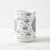 かわいいキャラクターの車のイニシャル入りモノグラム コーヒーマグカップ (中央)