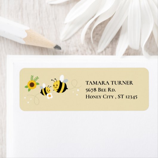 かわいいキャラクターママとビーの赤ちゃんシャワー ラベル (インサイチュ)