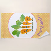 かわいいキャロットカルテット漫画イラストレーション ビーチタオル (正面)