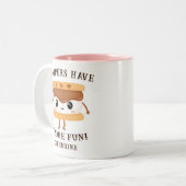 かわいいキャンパーはSのおもしろいを持っているパーソナライズされた ツートーンマグカップ (正面左)