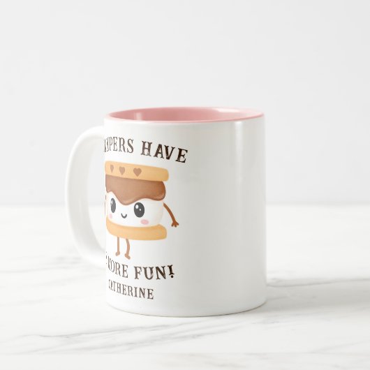 かわいいキャンパーはSのおもしろいを持っているパーソナライズされた ツートーンマグカップ (正面左)