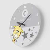 かわいいキリンが星の赤ちゃんの名前を飾るグレー ラージ壁時計 (傾斜)