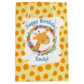 かわいいキリンとフローラリースカスタム誕生日 ミディアムペーパーバッグ (正面)