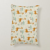 かわいいキリンと木の継ぎ目のない模様、ヴィン アクセントクッション (裏面(縦))