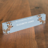 かわいいキリンパーソナライズされたの動物名 – Dusty Blue デスクネームプレート (側面)