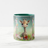 かわいいキリンinガーデンパーソナライズされたフローラ ツートーンマグカップ (中央)