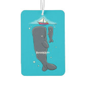 かわいいクジラとセーリングボート漫画イラストレーション カーエアーフレッシュナー (裏面)