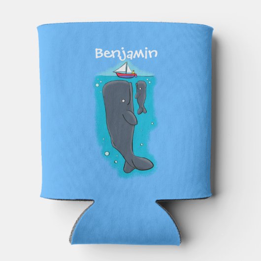 かわいいクジラとセーリングボート漫画イラストレーション 缶クーラー (裏面)