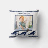 かわいいクジラの波の青航海のい写真枠 クッション (裏面)