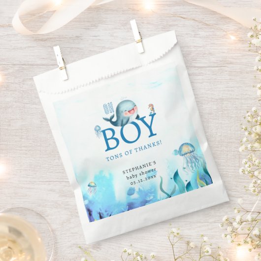 かわいいクジラ海の下に色の男の子の赤ちゃんシャワー フェイバーバッグ (クリップ留めされた状態)