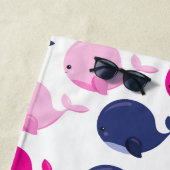 かわいいクジラ、クジラの模様、あなたの名前 ビーチタオル (インサイチュ)