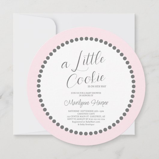 かわいいクッキーは彼女の方法ピンクの赤ちゃんシャワー 招待状 (裏面)