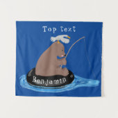 かわいいクマかわいい魚釣り漫画イラストレーション タペストリー (正面(横))