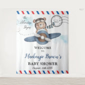 かわいいクマの飛行機アドベンチャー開始Boy Baby Shower タペストリー (正面)