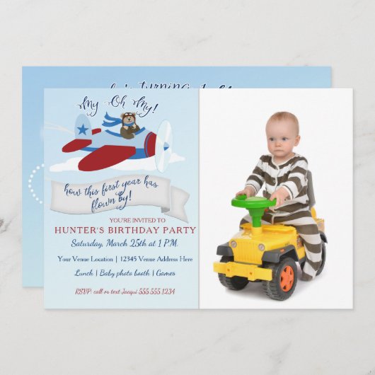 かわいいクマパイロットイン飛行機最初の誕生日パーティー 招待状 (正面/裏面)