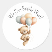 かわいいクマ男の子の赤ちゃんシャワーを待つことができる ラウンドシール (正面)