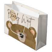 かわいいクマ私たちは良く待つことができジェンダー赤ちゃんシャワー ラージペーパーバッグ (正面アングル)