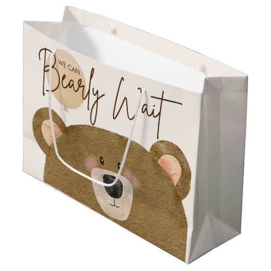 かわいいクマ私たちは良く待つことができジェンダー赤ちゃんシャワー ラージペーパーバッグ (正面アングル)
