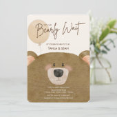 かわいいクマ私たちは良く待つことができジェンダー赤ちゃんシャワー 招待状 (スタンド正面)