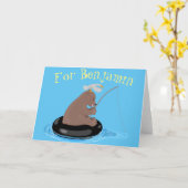 かわいいクマ魚釣り漫画イラストレーション カード (黄色い花)