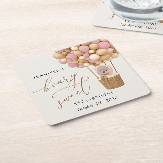 かわいいクマ、ピンク色のバルーン、第1誕生日 スクエアペーパーコースター (アングル)