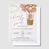 かわいいクマ、ピンク色のバルーン、第1誕生日 ベラム紙招待状 (オフセット)