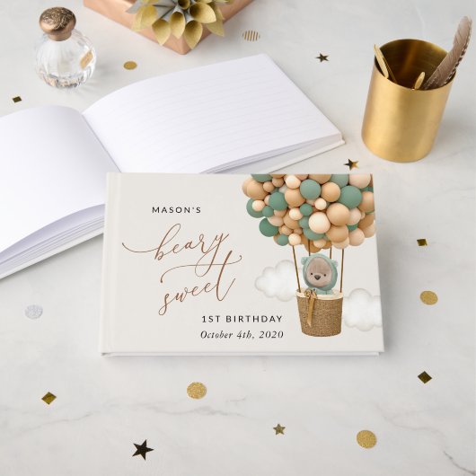 かわいいクマ、緑のバルーン、最初の誕生日 ゲストブック (正面見開き)