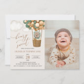 かわいいクマ、緑のバルーン、最初の誕生日 招待状 (正面)