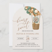 かわいいクマ、緑のバルーン、最初の誕生日 招待状 (正面)