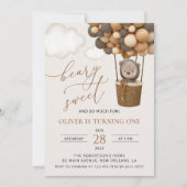 かわいいクマ、茶色のバルーン、最初の誕生日 招待状 (正面)