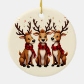 かわいいクリスマスのトナカイのトリオと格子状のスカーフ セラミックオーナメント (裏面)