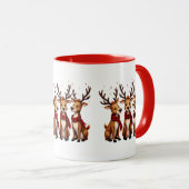 かわいいクリスマスのトナカイのトリオと格子状のスカーフ マグカップ (正面右)
