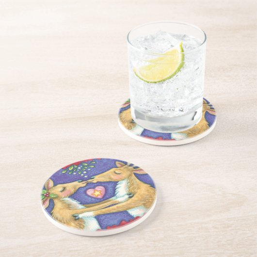 かわいいクリスマスのトナカイ、ミストルトゥのロマンチックなキス コースター (側面)