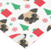 かわいいクリスマスのパグ テーブルクロス (アングル)