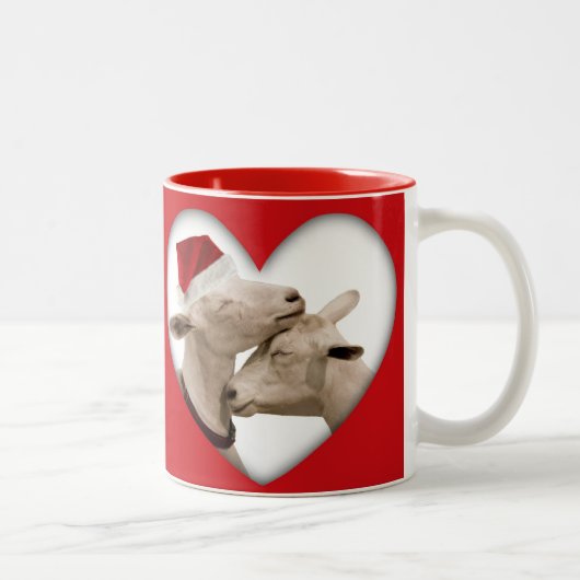 かわいいクリスマスのヤギのカップル ツートーンマグカップ (右)