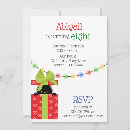 かわいいクリスマスの子猫とギフト冬の誕生日 招待状 (裏面)